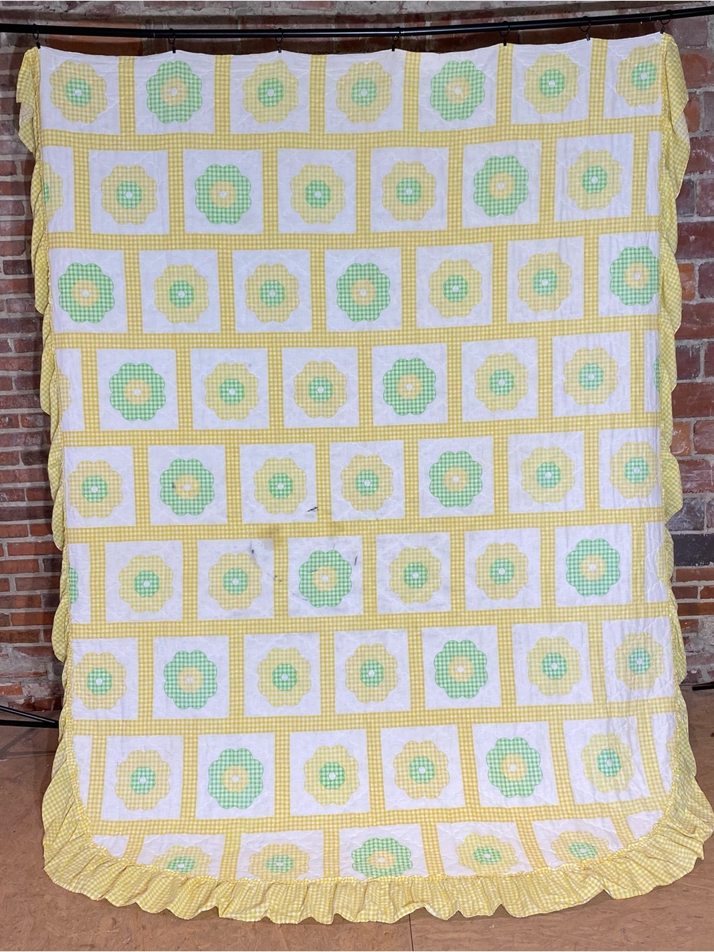 VTG 70s BRIGHT YELLOW GREEN GINGHAM FLORAL QUILTED BEDSPREAD 76” x 103” CUTTER